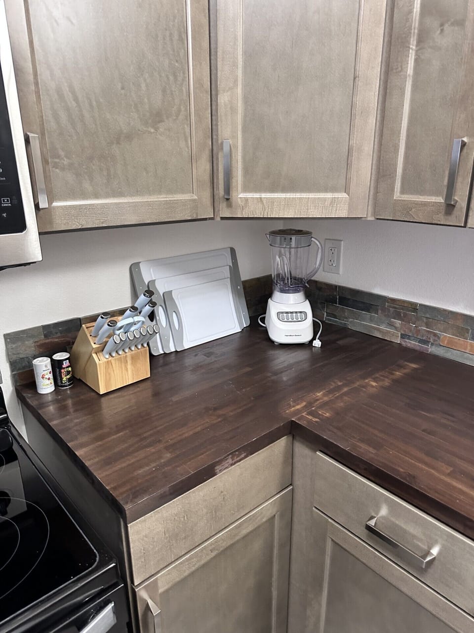 Kitchen counters with amenities