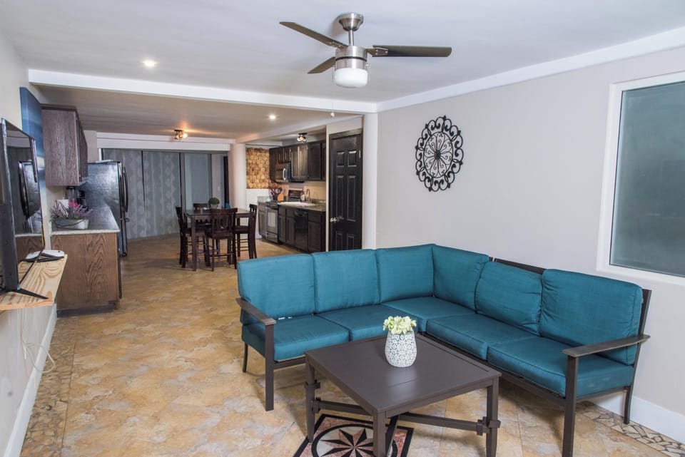 Basic Apartment | Living area