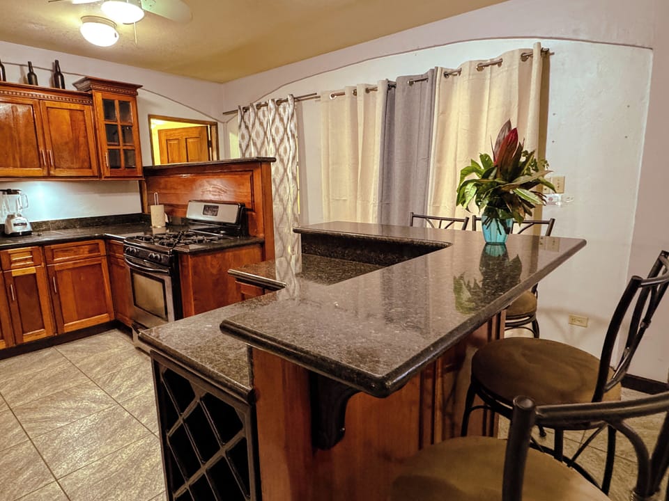 Luxury Room, 1 King Bed, Poolside | Private kitchen