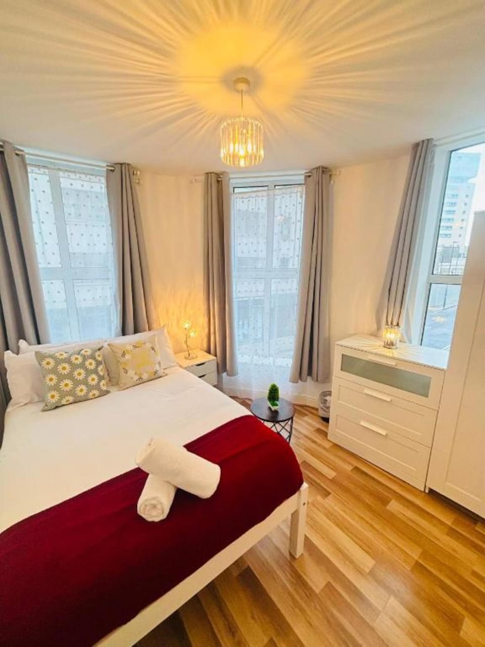 WiFi (free), bed sheets