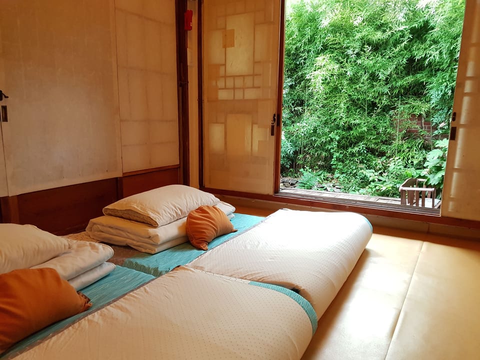 Premium bedding, free WiFi