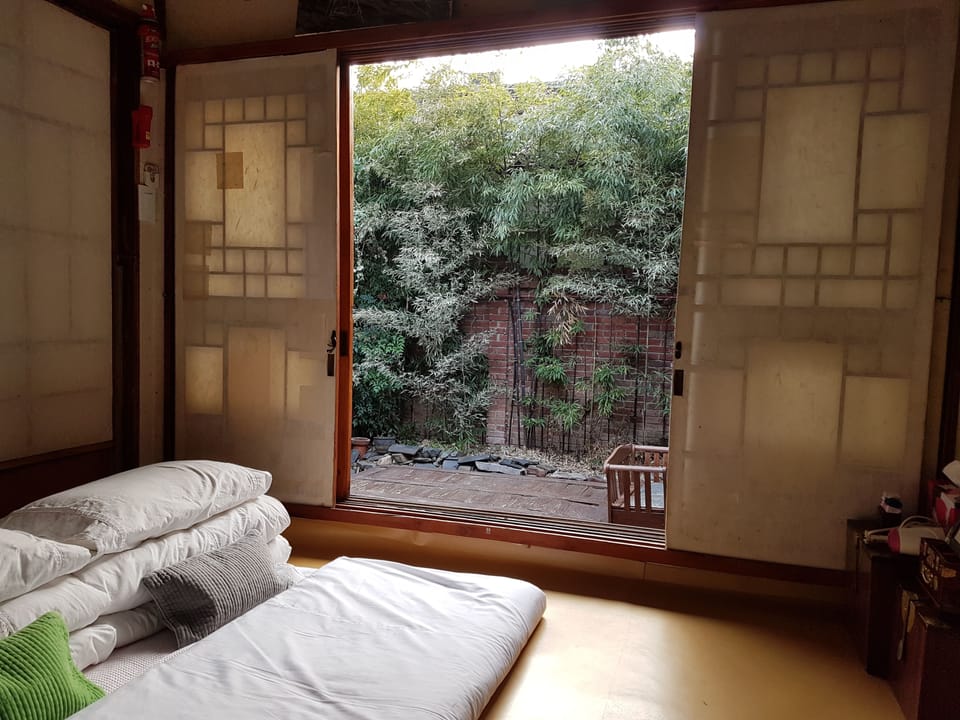 Premium bedding, free WiFi