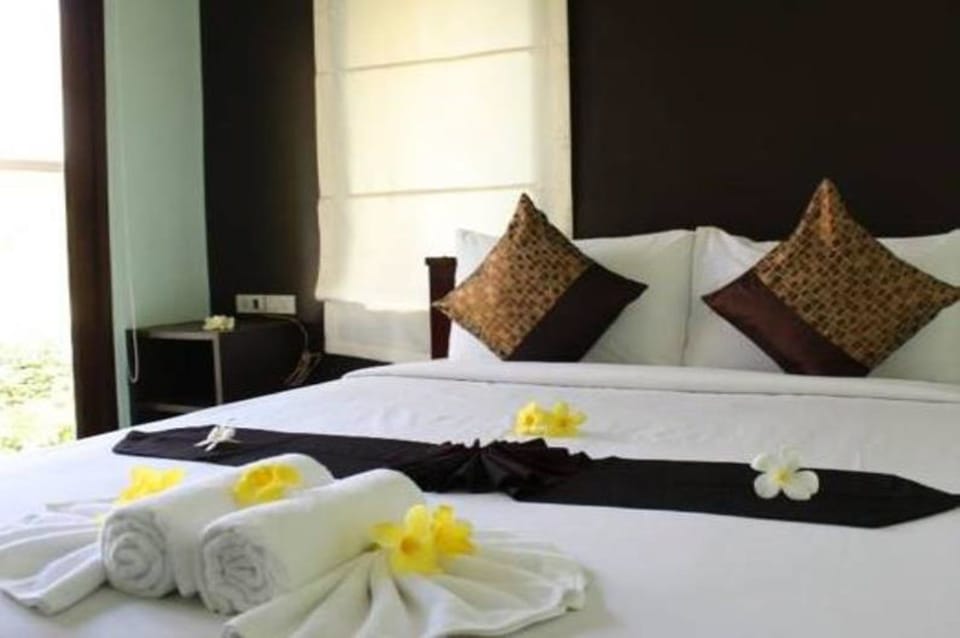 Standard Room | Minibar, desk, rollaway beds (surcharge), WiFi (free)
