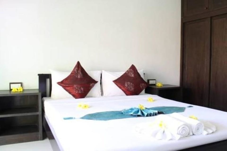 Beachfront Room | Minibar, desk, rollaway beds (surcharge), WiFi (free)