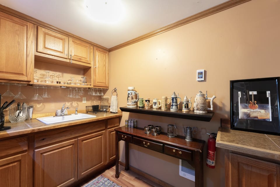 Wet bar. | First Level