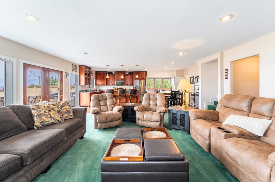 Open floor. | First Level