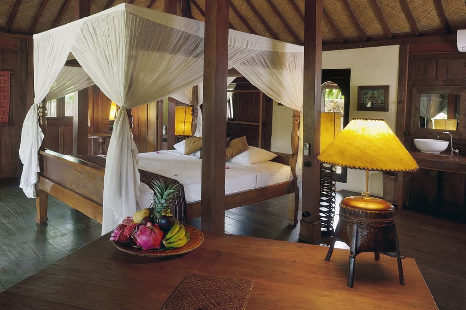 Joglo Villa Sea View | Minibar, in-room safe, desk, rollaway beds (surcharge)