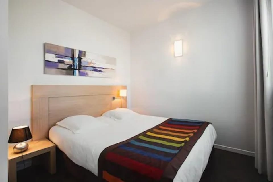 xxx | In-room safe, desk, blackout drapes, soundproofing