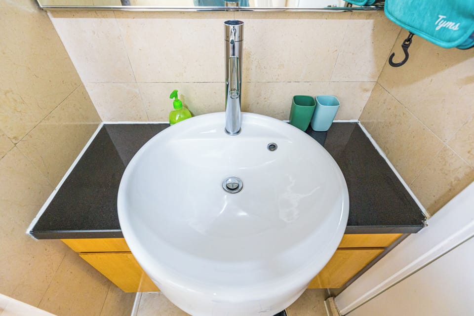 Comfort Apartment, Non Smoking, City View | Bathroom | Slippers
