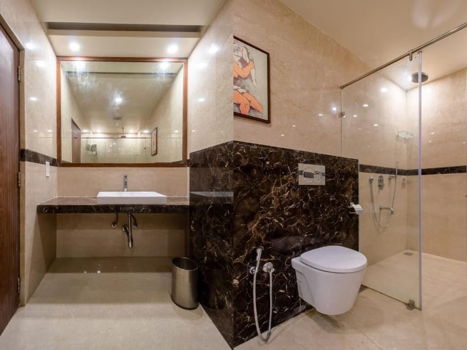 Superior Double Room, City View | Bathroom