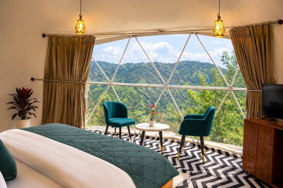 Luxury Cabin, Mountain View | Desk, laptop workspace, iron/ironing board, WiFi (free)