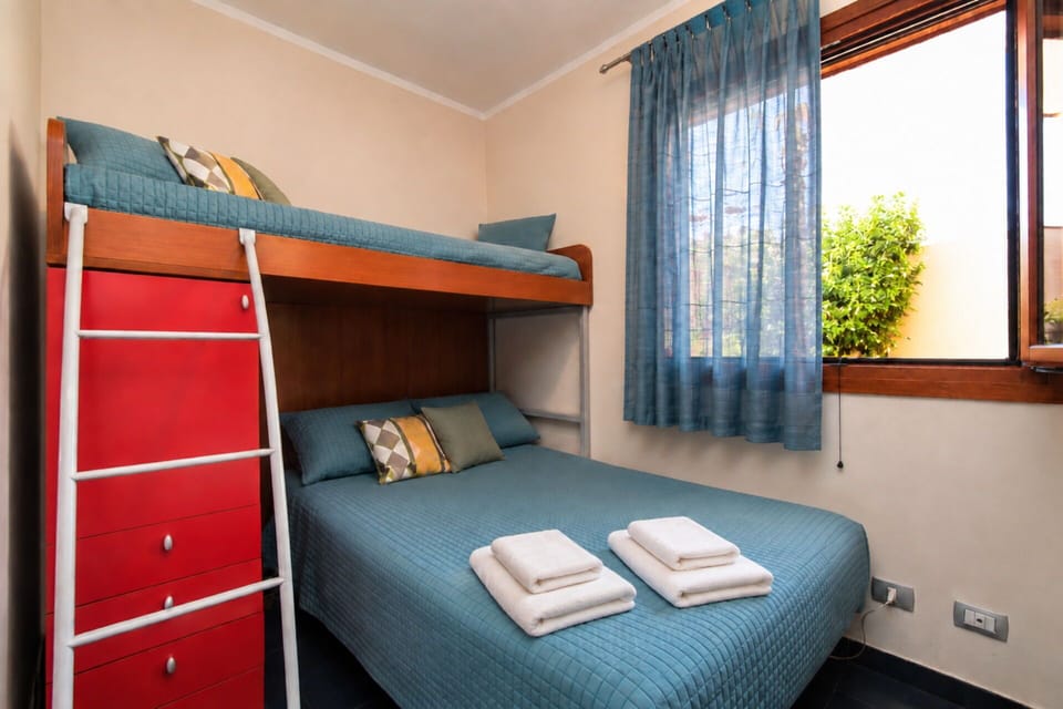 Autumn, Bedroom, Spring, Summer