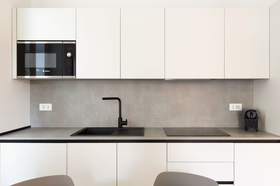 Superior Apartment, City View | Private kitchen | Toaster