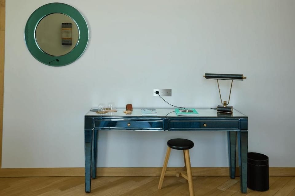 Deluxe Double Room, Park View | Interior
