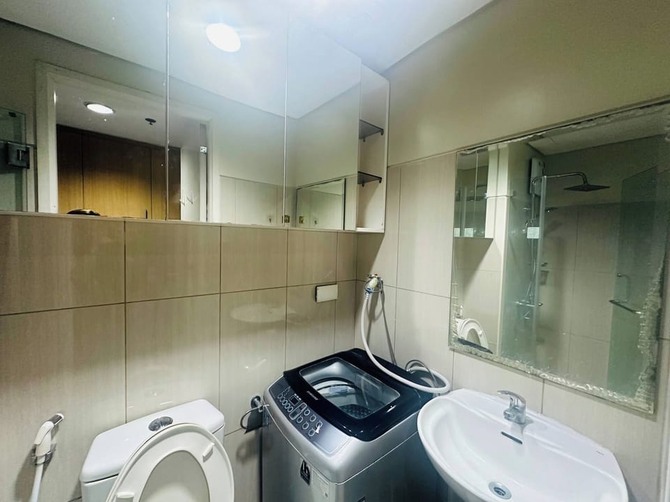 Ritzy 1Br Condo Facing Mall Of Asia at Shell Residences Apartment in Pasay