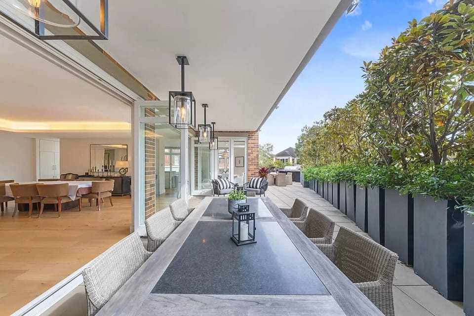 Outdoor dining