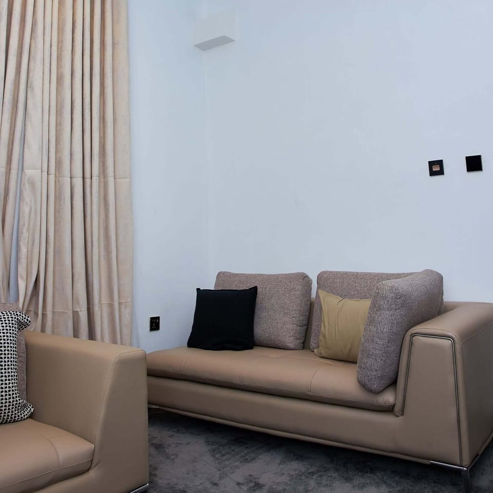 Deluxe Apartment, Balcony, City View | Living area