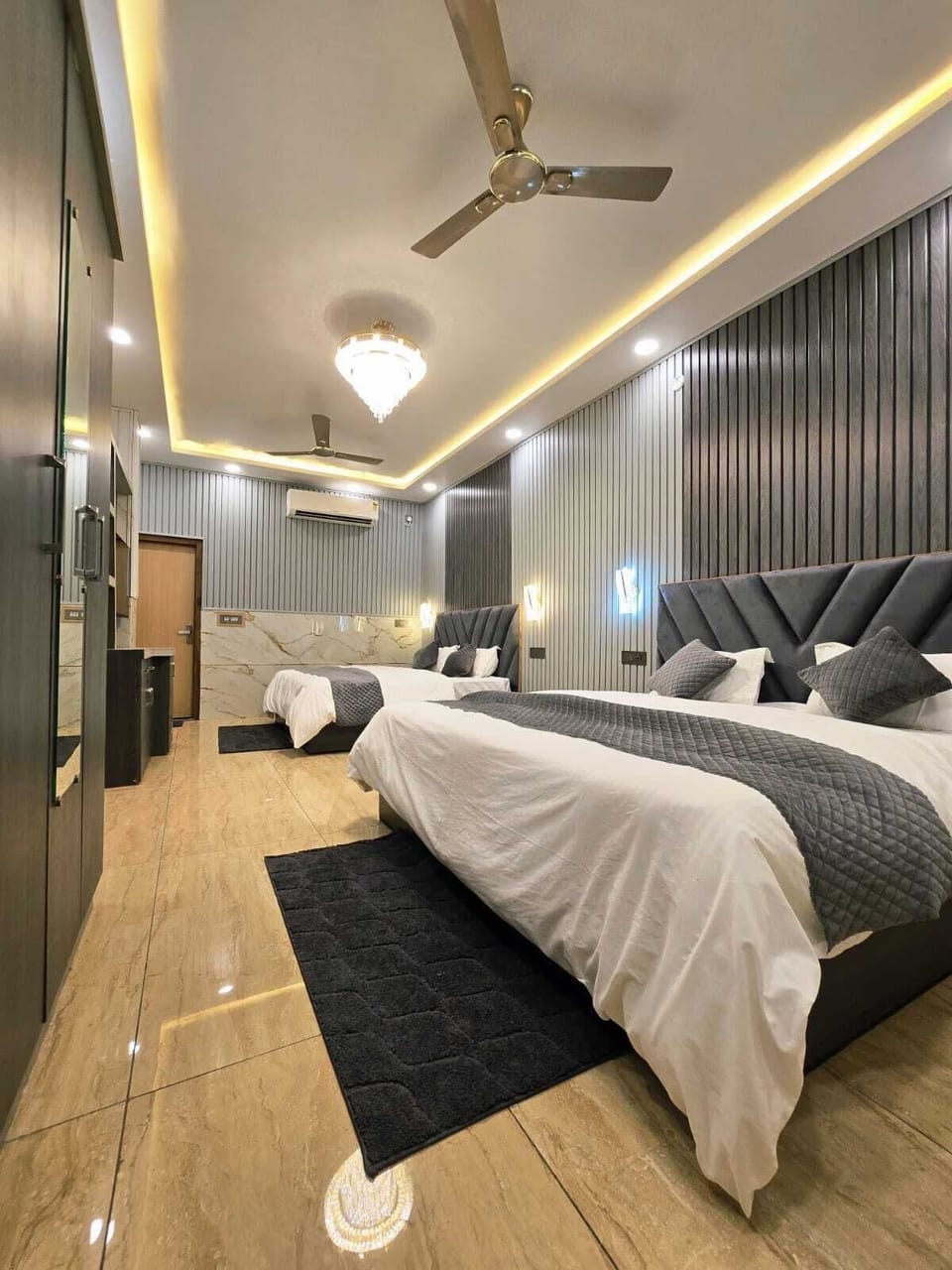 Deluxe Quadruple Room | WiFi (free)