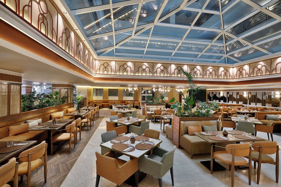 2 restaurants; breakfast, lunch, and dinner served