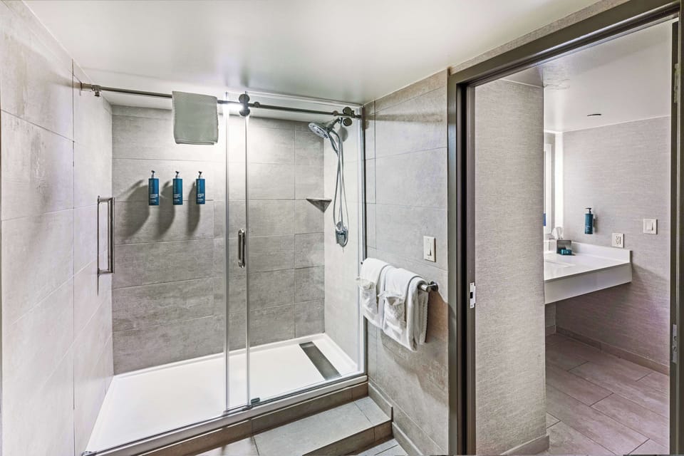 Presidential Suite, 1 King Bed | Bathroom shower
