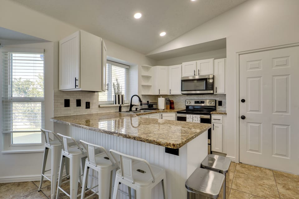 House (5 Bedrooms) | Interior