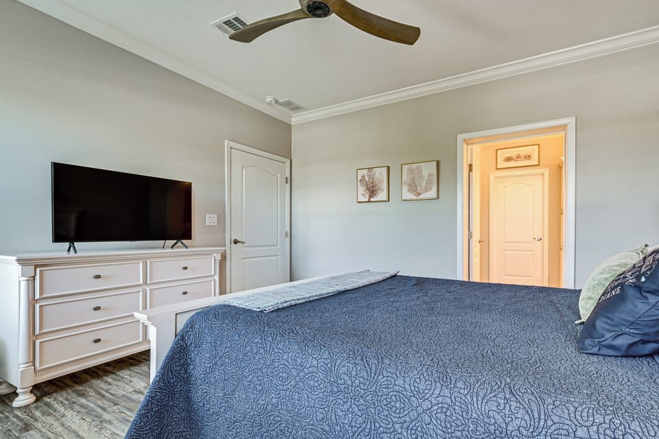 House (3 Bedrooms) | Interior