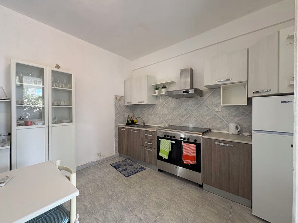 Autumn, Kitchen, Spring, Summer