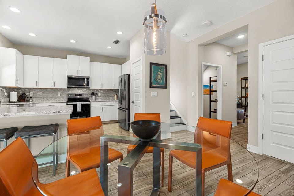 House, 4 Bedrooms | Dining