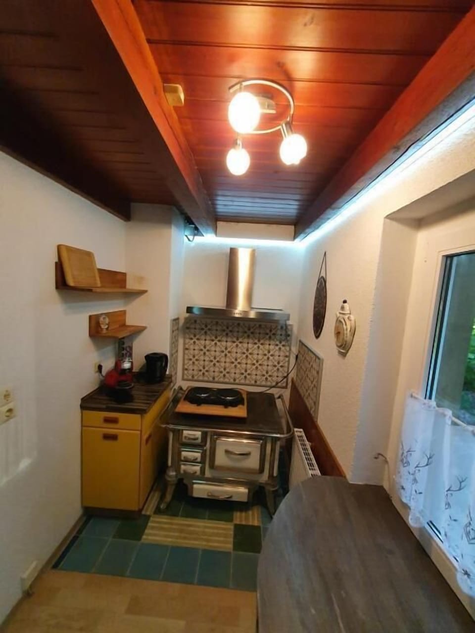 House, Garden View | Private kitchen | Shared fridge, shared microwave, electric kettle