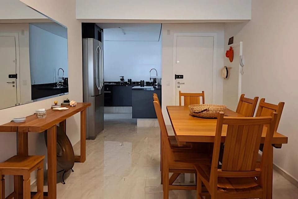 Deluxe Apartment, Beach View | Dining