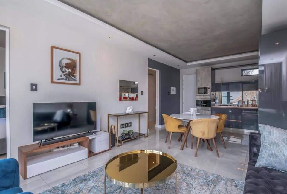 Apartment, 1 Bedroom, Balcony | Living room