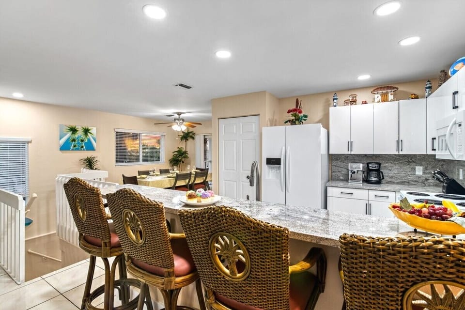 Villa, Pets Allowed, Beach View | Private kitchen