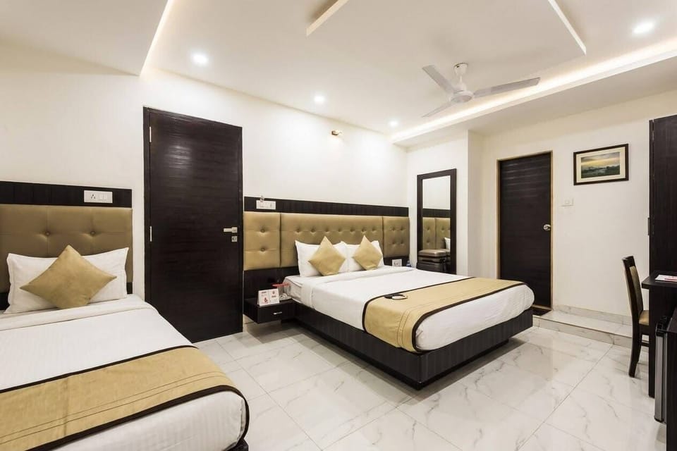 Triple Room, City View | Iron/ironing board, WiFi (free)