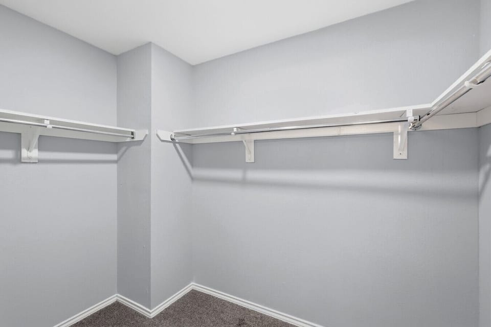 Walk-in closet