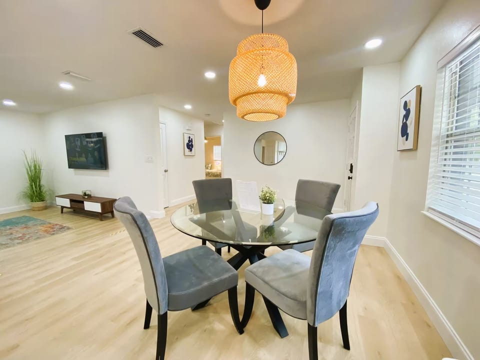 Dinning table