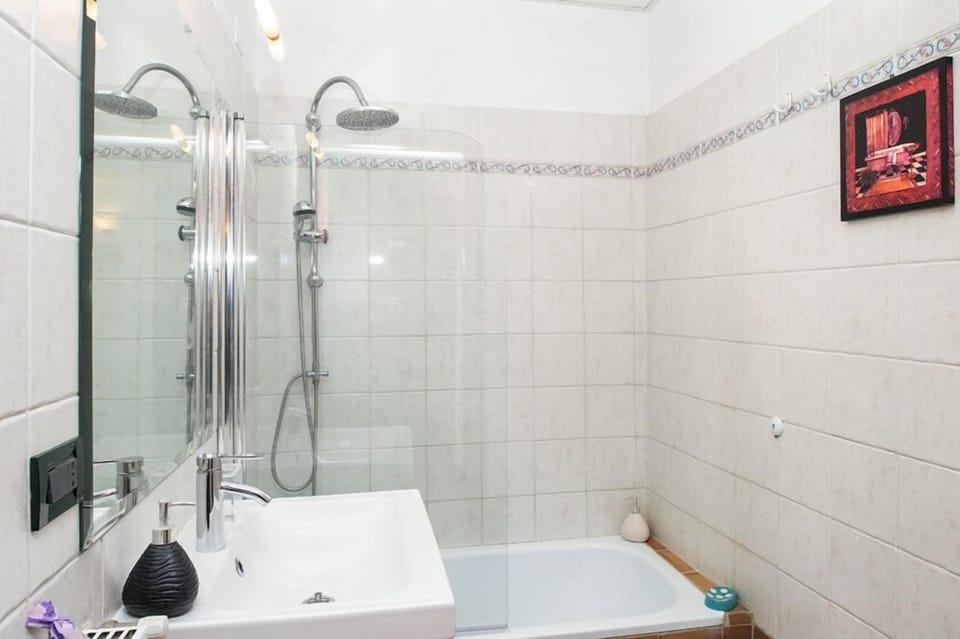 Luxury Apartment, 3 Bedrooms | Bathroom | Rainfall showerhead, hair dryer, electronic bidet, towels