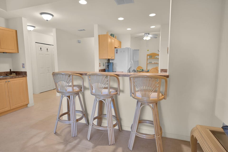 Open Kitchen with Breakfast Bar