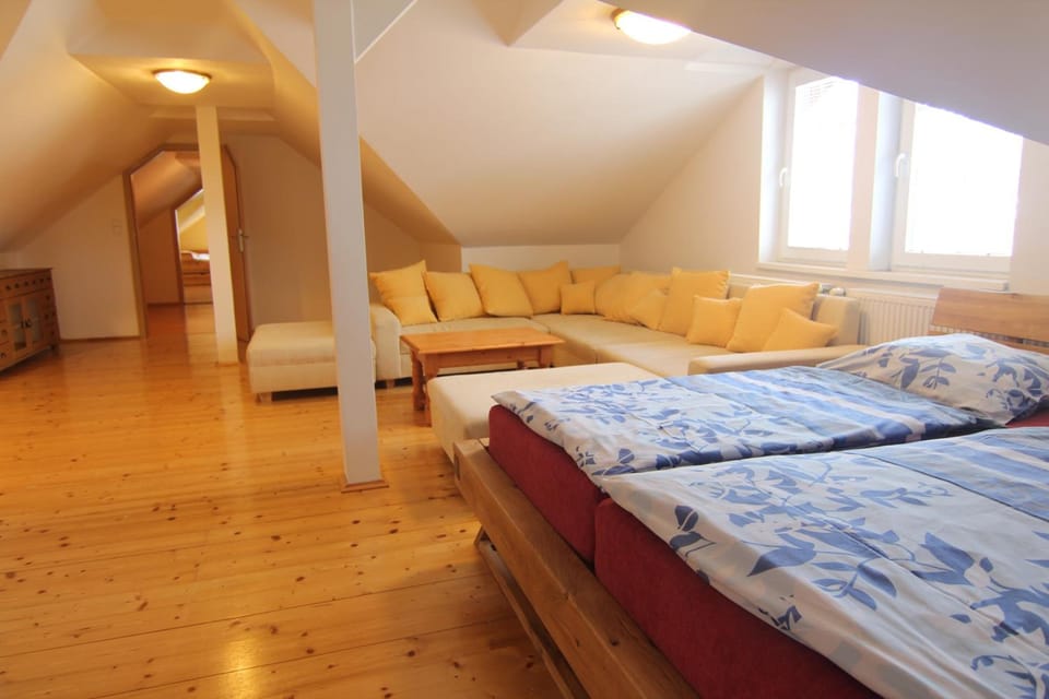 Desk, cribs/infant beds, free WiFi