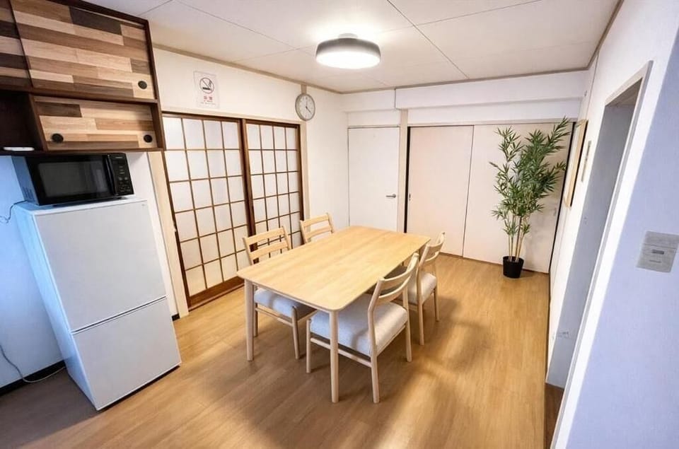 Apartment, Non Smoking (503) | Dining