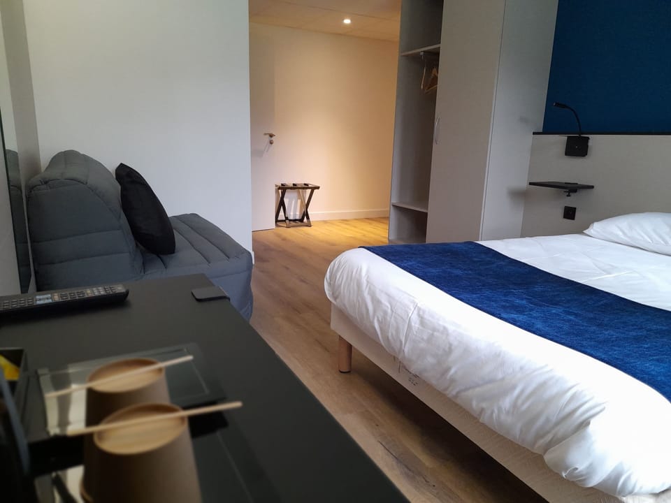 Standard Quadruple Room | Desk, soundproofing, iron/ironing board, free WiFi