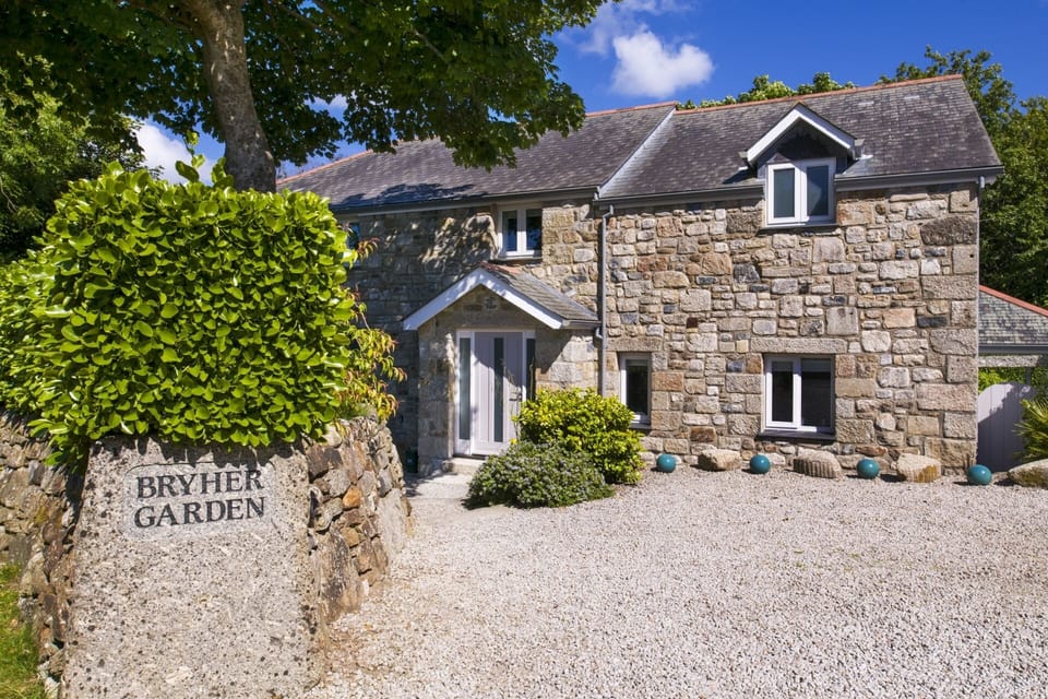 Driveway entrance at Bryher Garden large family holiday home Mousehole