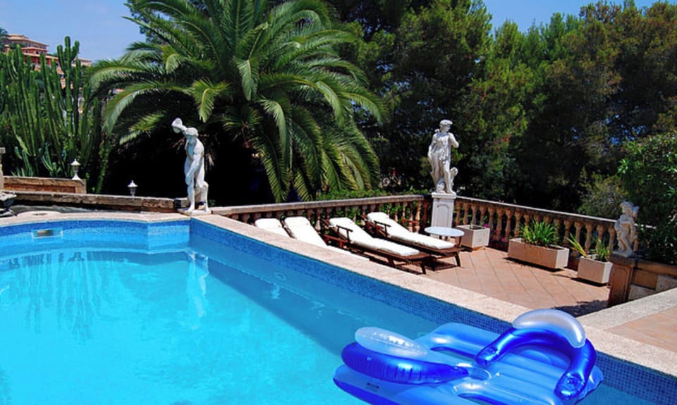 Pool Indoor