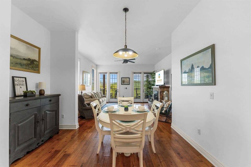 Condo, Multiple Beds, Mountain View (Silver Dollar Awesome) | Dining