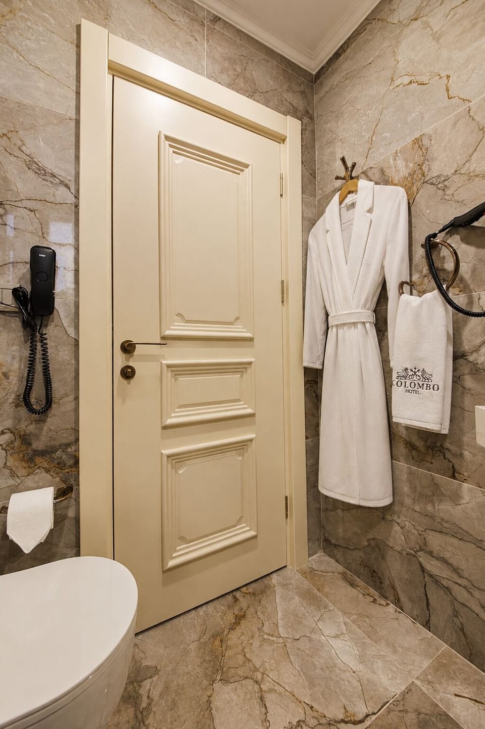 Signature Double Room Single Use | Bathroom | Hair dryer, soap, shampoo