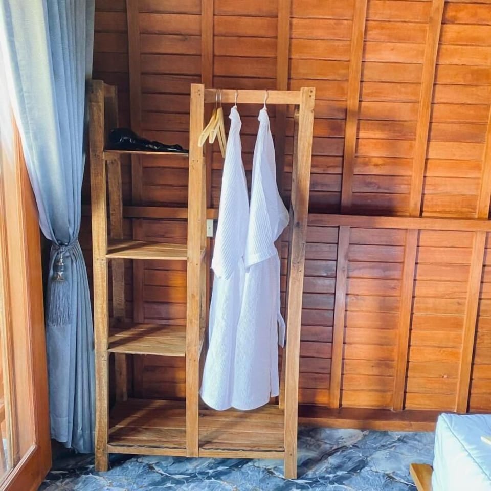 Standard Double Room, Balcony, Garden View | Interior