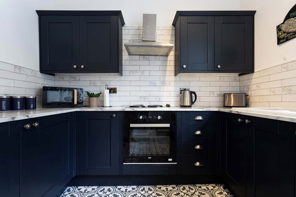 Prepare everything from quick breakfasts to family dinners in a stylish kitchen that gives you the freedom to eat when you like and make the stay feel truly your own.