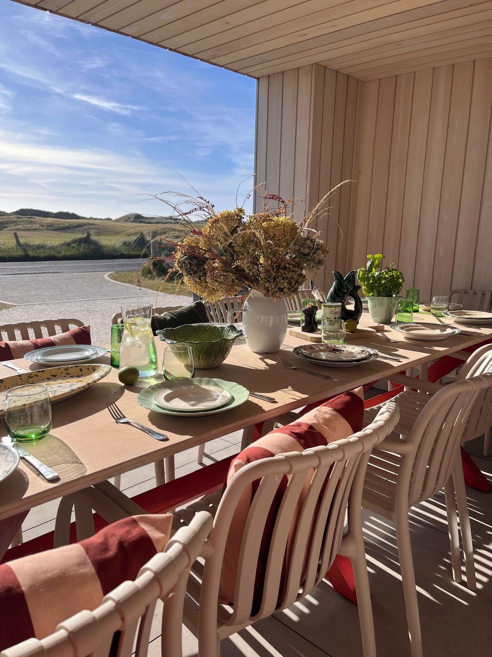 Outdoor dining