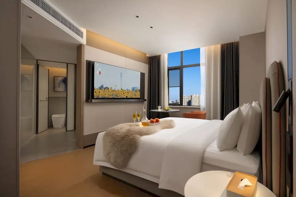 Business Double Room, City View | Premium bedding, desk, laptop workspace, WiFi (free)
