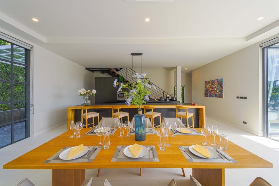 Villa, 5 Bedrooms, Non Smoking, Private Pool | Dining