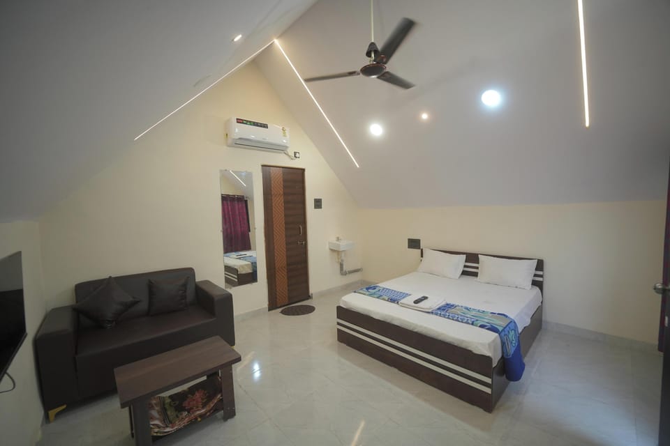 Deluxe Room | Desk, laptop workspace, WiFi (free)
